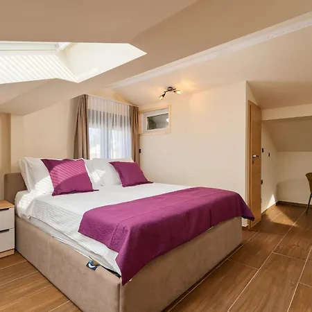 Palma 5 Premium Oda ve Kahvaltı 3*